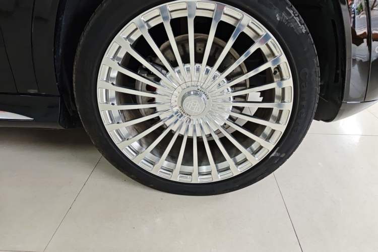 Used Mercedes-Benz GLS-Class 2023 GLS 450 4-seater U.S. version Right Front Wheel Hub