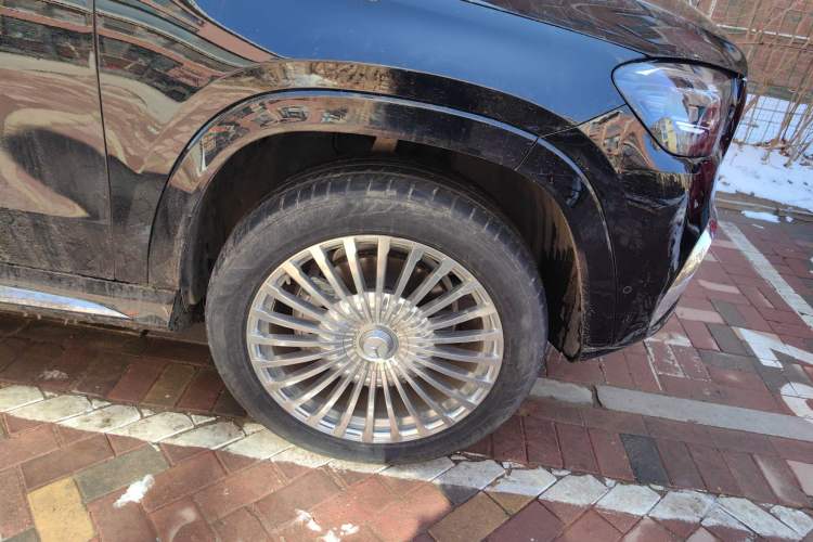 Used Mercedes-Benz GLS-Class 2023 GLS 450 4MATIC Stylish Model Right Front Wheel Hub