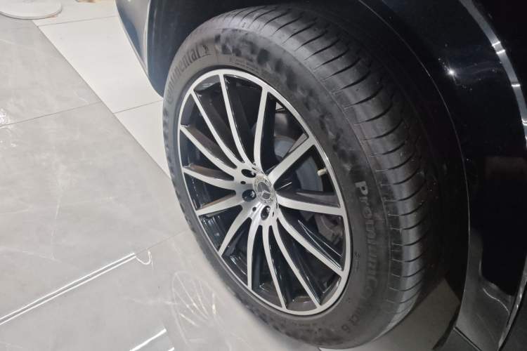 Used Mercedes-Benz GLS-Class 2023 GLS 450 6-seater U.S. version Right Rear Wheel Hub