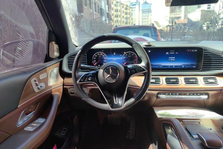 Used Mercedes-Benz GLS-Class 2023 GLS 450 4MATIC Stylish Model Steering Wheel