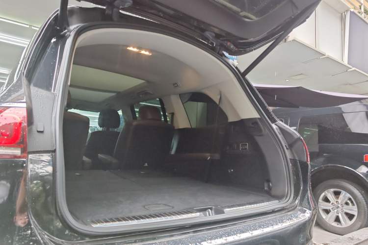 Used Mercedes-Benz GLS-Class 2023 GLS 450 6-seater U.S. version Trunk