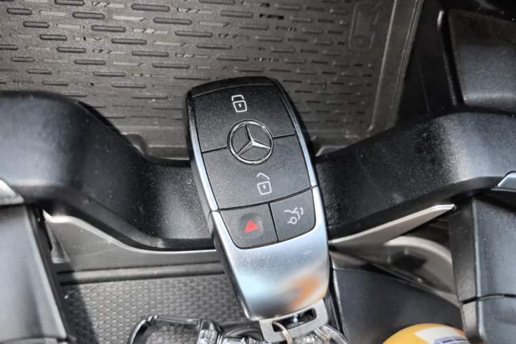 Used Mercedes-Benz GLS-Class  Vehicle Key