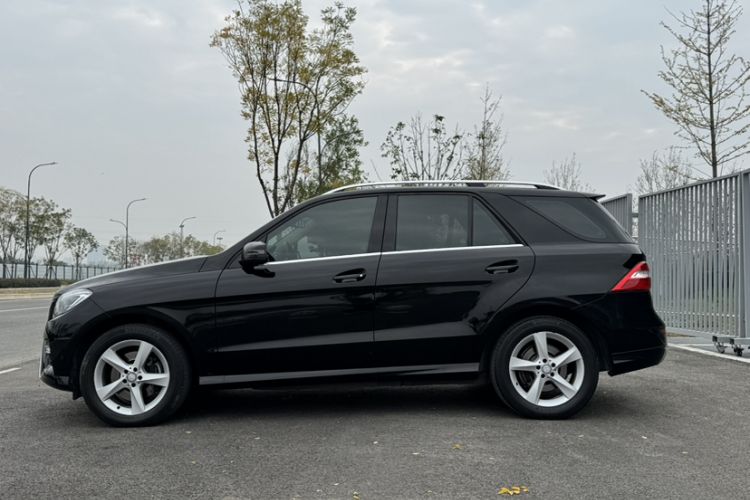 Used Mercedes-Benz M-Class 2015 ML 400 4MATIC Dynamic Model Exterior 1