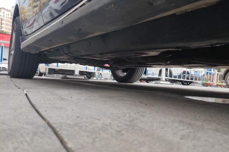 Used Mercedes-Benz M-Class 2006 ML 350 Sport Edition Chassis Front Right