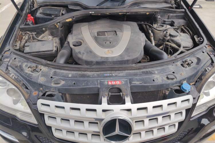 Used Mercedes-Benz M-Class 2006 ML 350 Sport Edition Engine Bay