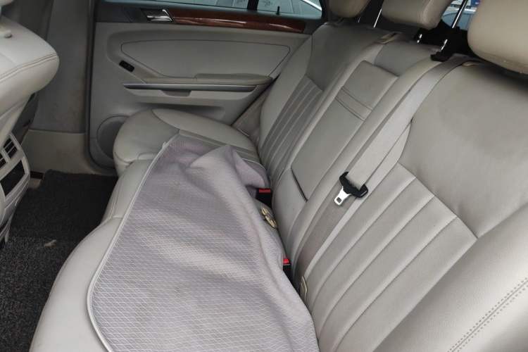 Used Mercedes-Benz M-Class 2006 ML 350 Sport Edition Left Rear Seat