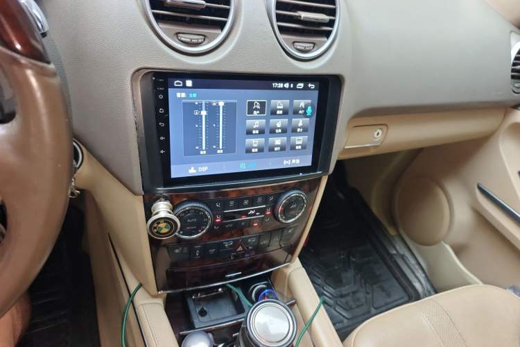 Used Mercedes-Benz M-Class 2008 ML 350 4MATIC Luxury Model Audio And AC Panel