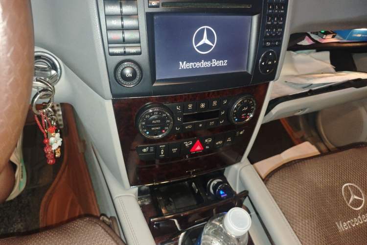 Used Mercedes-Benz M-Class 2008 ML 350 4MATIC Luxury Model Audio And AC Panel