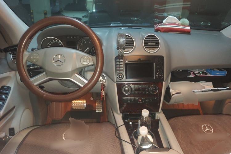 Used Mercedes-Benz M-Class 2008 ML 350 4MATIC Luxury Model Center Console