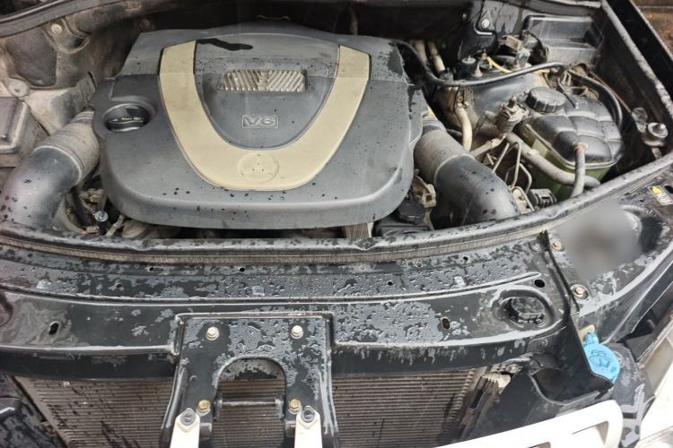 Used Mercedes-Benz M-Class 2008 ML 350 4MATIC Luxury Model Engine Bay