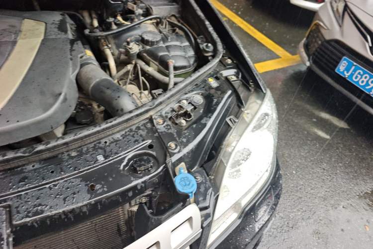 Used Mercedes-Benz M-Class 2008 ML 350 4MATIC Luxury Model Engine Bay Left