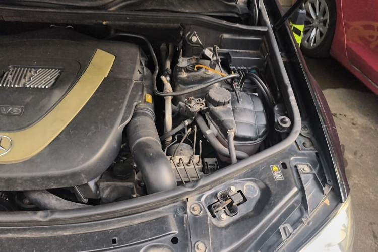 Used Mercedes-Benz M-Class 2008 ML 350 4MATIC Dynamic Model Engine Bay Left