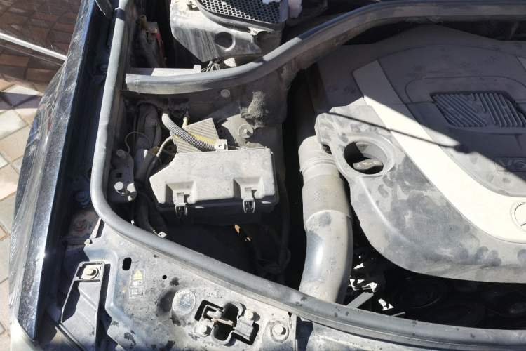 Used Mercedes-Benz M-Class 2008 ML 350 4MATIC Luxury Model Engine Bay Right