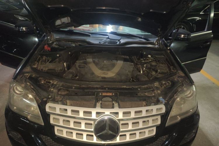 Used Mercedes-Benz M-Class 2008 ML 350 4MATIC Luxury Model Engine Bay