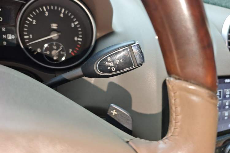 Used Mercedes-Benz M-Class 2008 ML 350 4MATIC Luxury Model Gear Lever