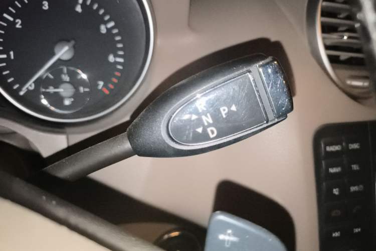 Used Mercedes-Benz M-Class 2008 ML 350 4MATIC Luxury Model Gear Lever