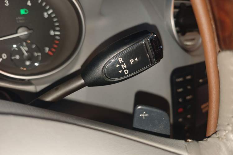 Used Mercedes-Benz M-Class 2008 ML 350 4MATIC Luxury Model Gear Lever