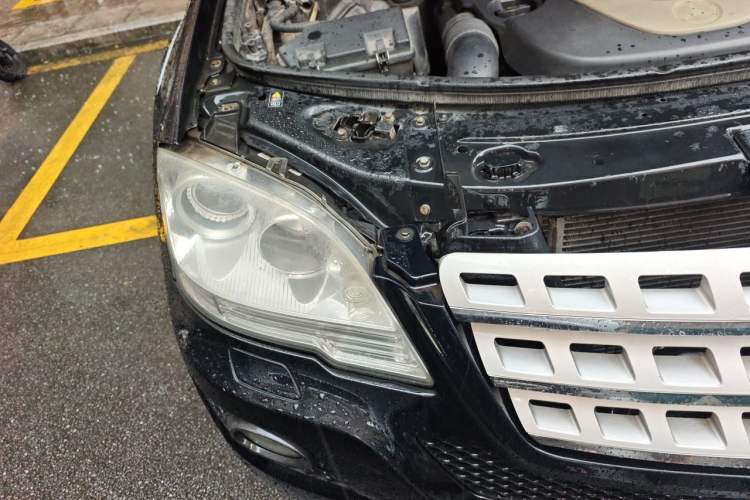 Used Mercedes-Benz M-Class 2008 ML 350 4MATIC Luxury Model Right Front Headlight