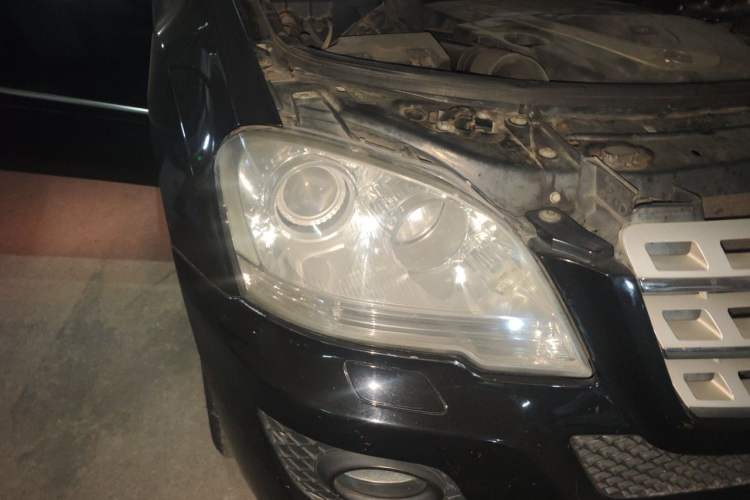 Used Mercedes-Benz M-Class 2008 ML 350 4MATIC Luxury Model Right Front Headlight