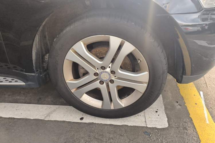 Used Mercedes-Benz M-Class 2008 ML 350 4MATIC Dynamic Model Right Front Wheel Hub