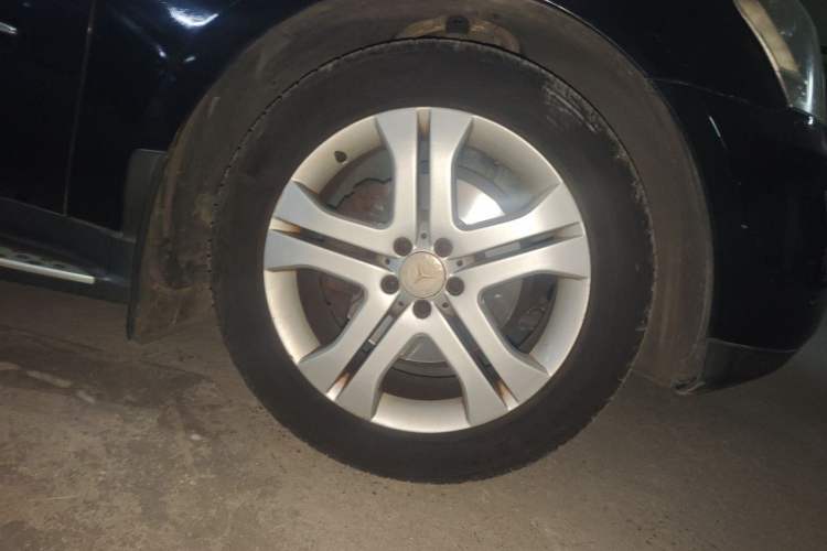 Used Mercedes-Benz M-Class 2008 ML 350 4MATIC Luxury Model Right Front Wheel Hub