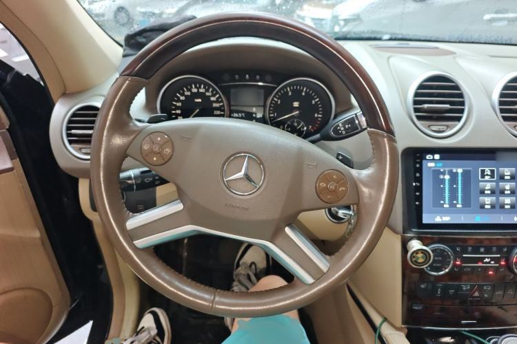 Used Mercedes-Benz M-Class 2008 ML 350 4MATIC Luxury Model Steering Wheel