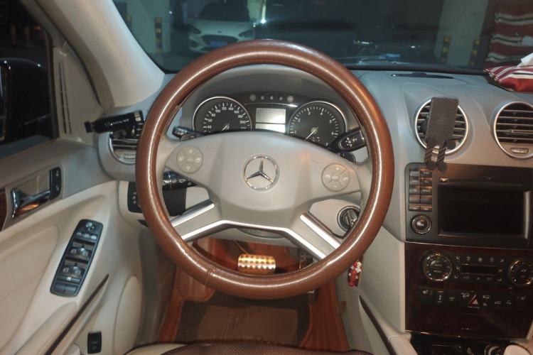 Used Mercedes-Benz M-Class 2008 ML 350 4MATIC Luxury Model Steering Wheel