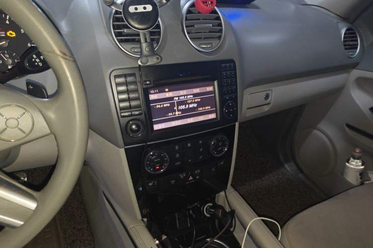 Used Mercedes-Benz M-Class 2008 ML 350 4MATIC Dynamic Model Audio And AC Panel