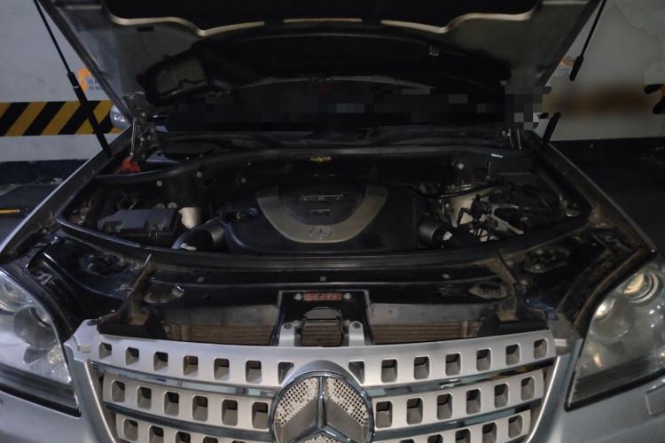 Used Mercedes-Benz M-Class 2008 ML 350 4MATIC Luxury Model Engine Bay