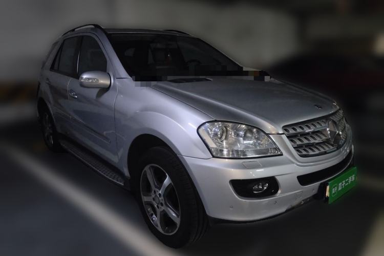 Used Mercedes-Benz M-Class 2008 ML 350 4MATIC Luxury Model Front Right 45 Deg