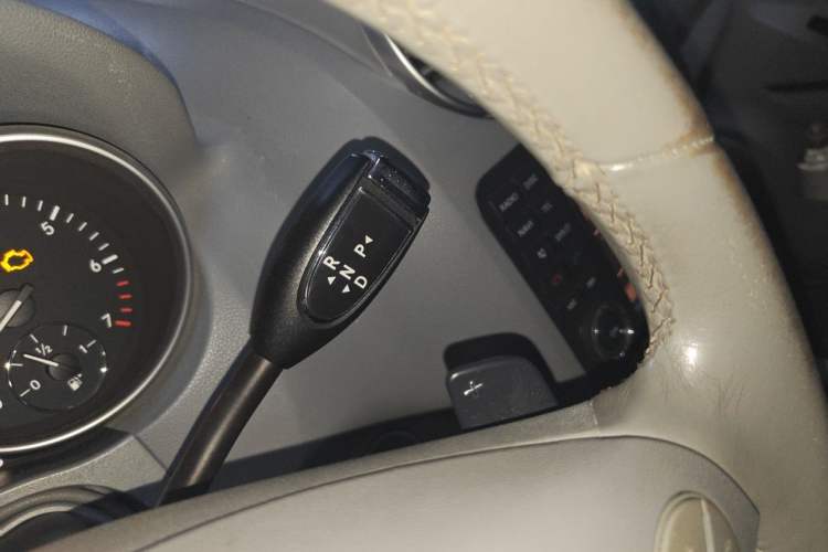 Used Mercedes-Benz M-Class 2008 ML 350 4MATIC Dynamic Model Gear Lever