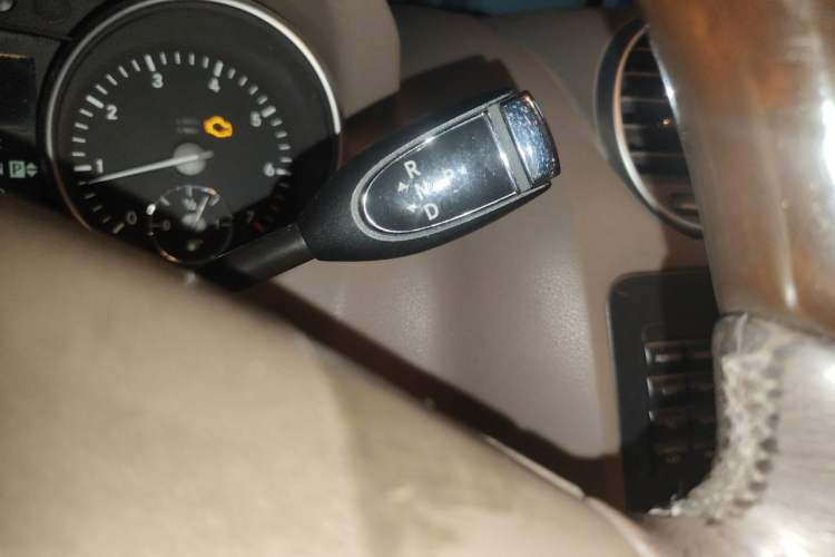 Used Mercedes-Benz M-Class 2008 ML 350 4MATIC Luxury Model Gear Lever