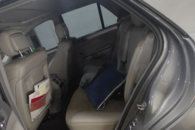 Used Mercedes-Benz M-Class 2008 ML 350 4MATIC Dynamic Model Left Rear Seat