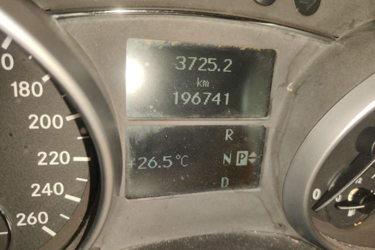 Used Mercedes-Benz M-Class 2008 ML 350 4MATIC Luxury Model Odometer Close Up