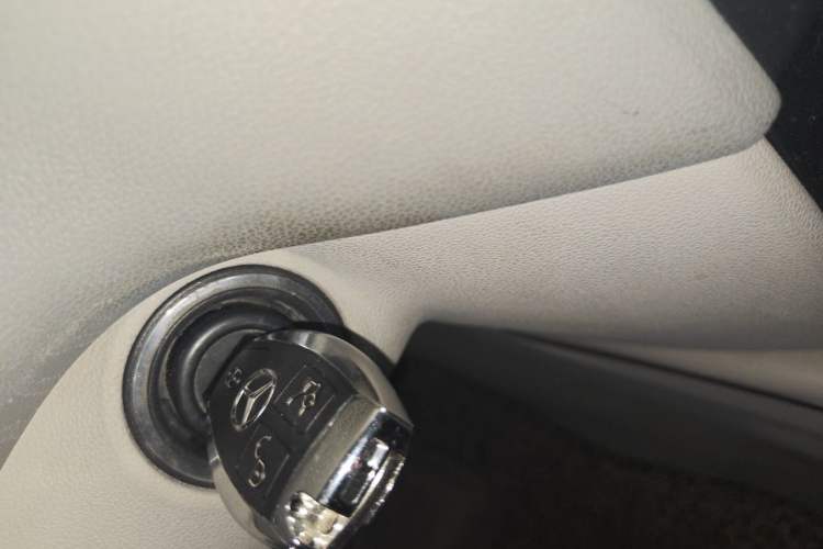 Used Mercedes-Benz M-Class 2008 ML 350 4MATIC Dynamic Model Vehicle Key
