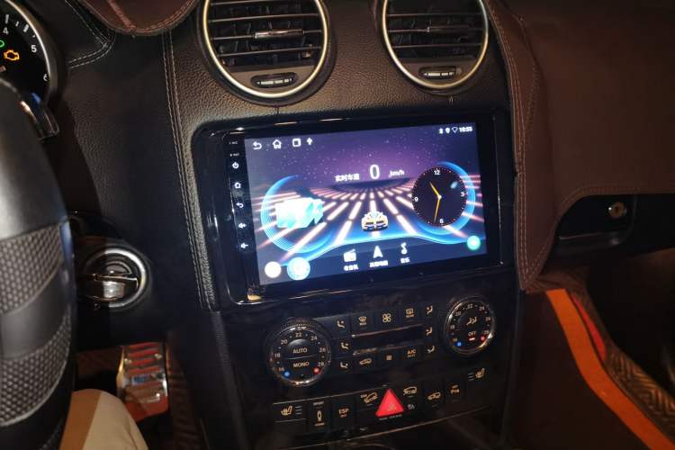 Used Mercedes-Benz M-Class 2010 ML 350 4MATIC Luxury Special Edition Audio And AC Panel