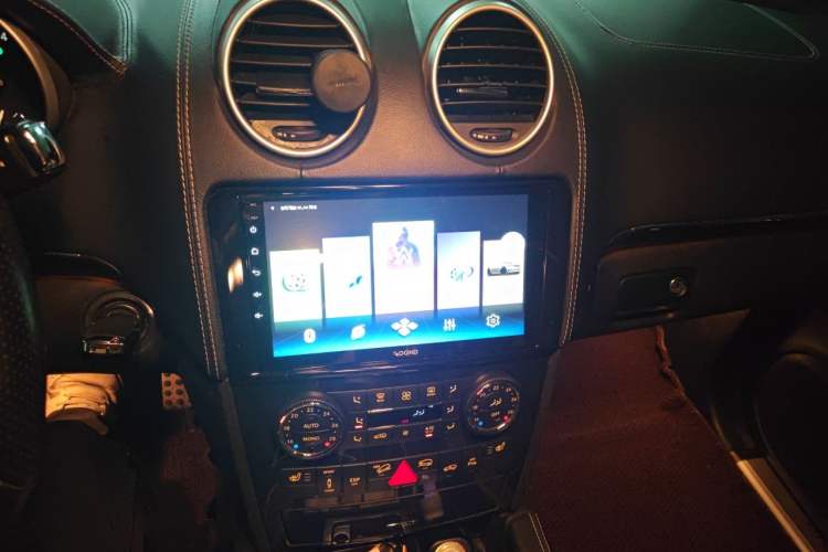 Used Mercedes-Benz M-Class 2010 ML 350 4MATIC Luxury Special Edition Audio And AC Panel