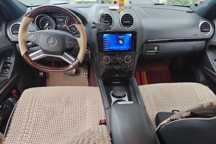 Used Mercedes-Benz M-Class 2010 ML 350 4MATIC Luxury Model Center Console