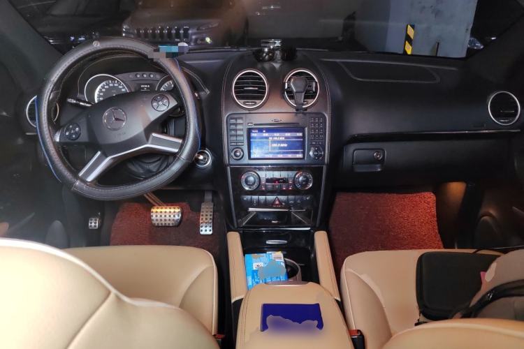 Used Mercedes-Benz M-Class 2010 ML 350 4MATIC Luxury Model Center Console