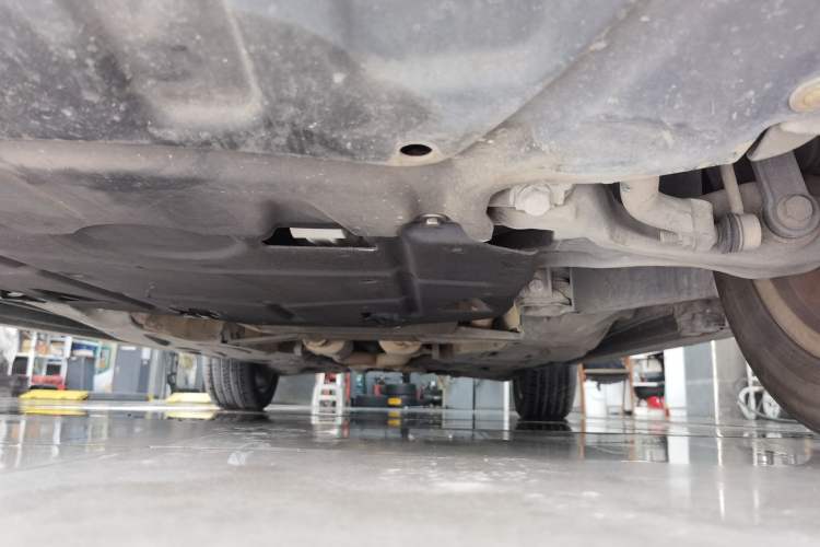 Used Mercedes-Benz M-Class 2010 ML 350 4MATIC Luxury Model Chassis Front