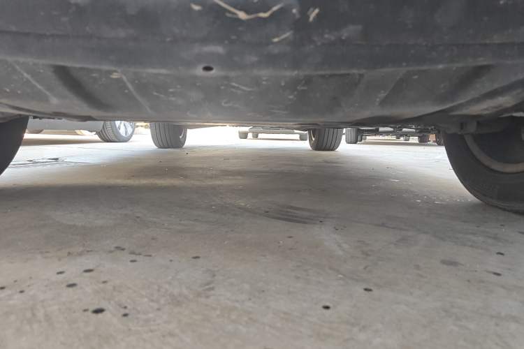 Used Mercedes-Benz M-Class 2010 ML 300 4MATIC Chassis Front