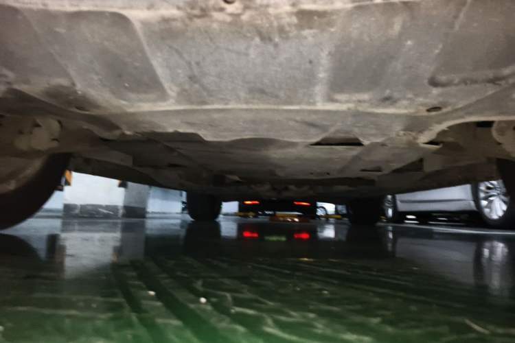Used Mercedes-Benz M-Class 2010 ML 300 4MATIC Chassis Front