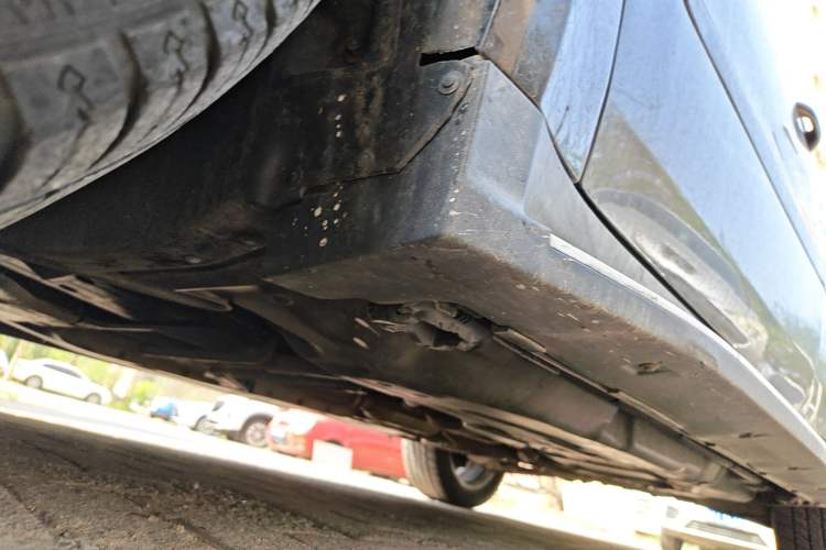 Used Mercedes-Benz M-Class 2010 ML 350 4MATIC Luxury Special Edition Chassis Front Left