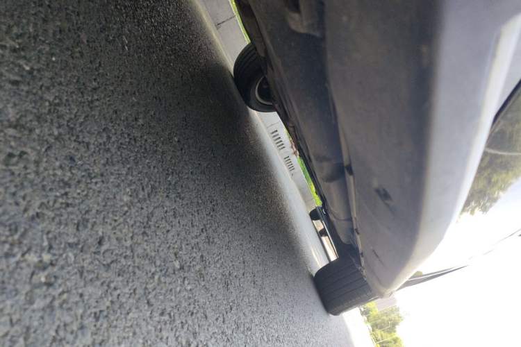 Used Mercedes-Benz M-Class 2010 ML 300 4MATIC Chassis Front Left