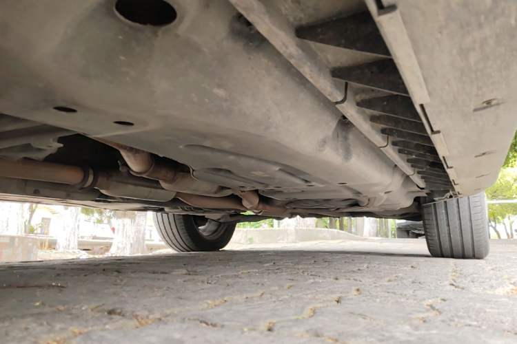 Used Mercedes-Benz M-Class 2010 ML 350 4MATIC Luxury Model Chassis Front Left