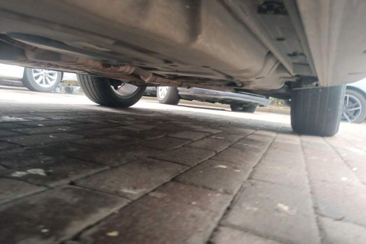 Used Mercedes-Benz M-Class 2010 ML 500 4MATIC Chassis Front Left