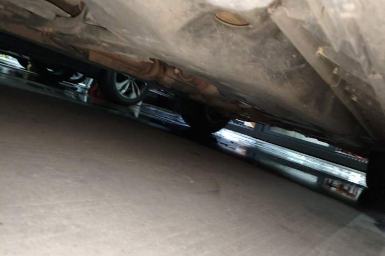 Used Mercedes-Benz M-Class 2010 ML 300 4MATIC Chassis Front Left
