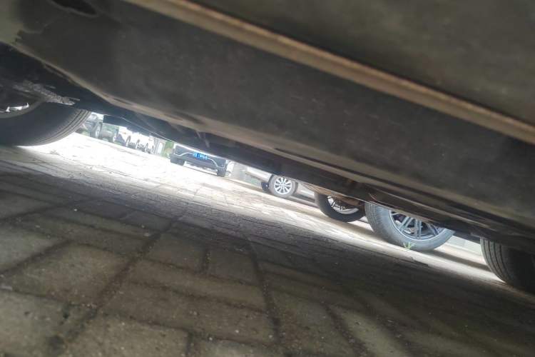 Used Mercedes-Benz M-Class 2010 ML 300 4MATIC Chassis Front Left