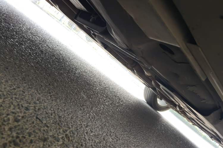 Used Mercedes-Benz M-Class 2010 ML 350 4MATIC Luxury Model Chassis Front Left