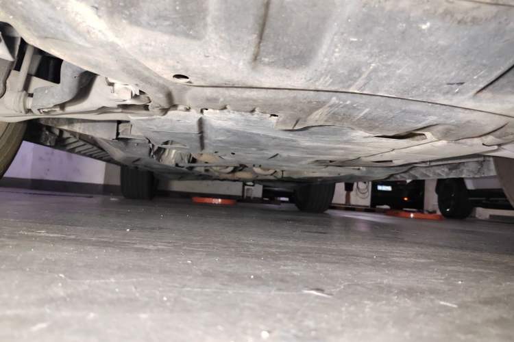 Used Mercedes-Benz M-Class 2010 ML 350 4MATIC Luxury Model Chassis Front